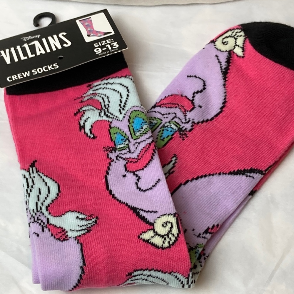 Disney Villians Ursula Pink and Black Crew Graphic Socks Size 9-13 New